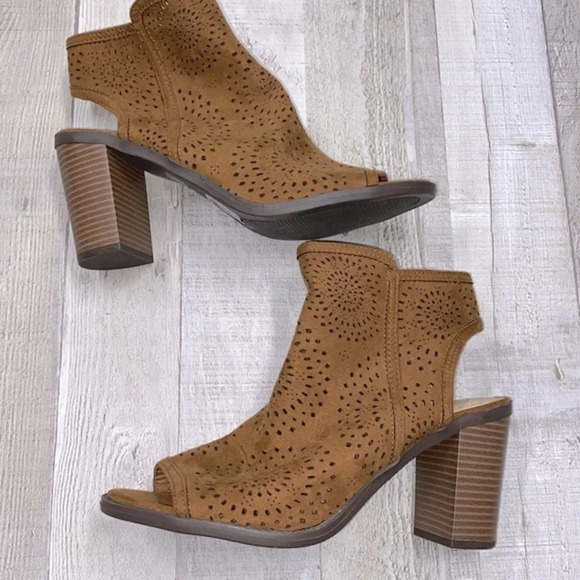 Comfort camel color heeled open toe booties size 9 new - Picture 4 of 11